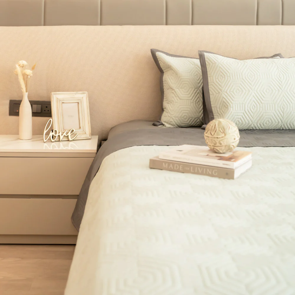 Macao Quilted Reversible Bedspread - Dark Grey & Sage Green - Image 5