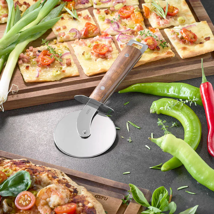 Madero Pizza Cutter
