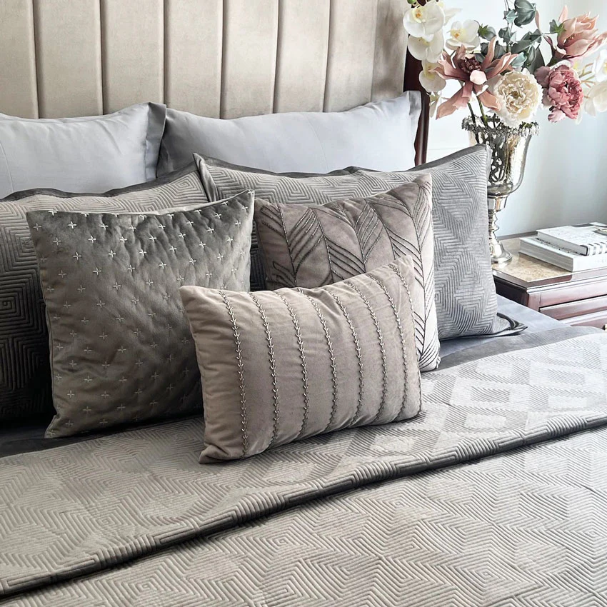 Maze Velvet Bedspread - Dark Grey - Image 3