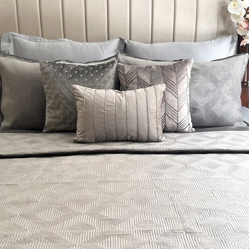 Maze Velvet Bedspread - Dark Grey - Image 5