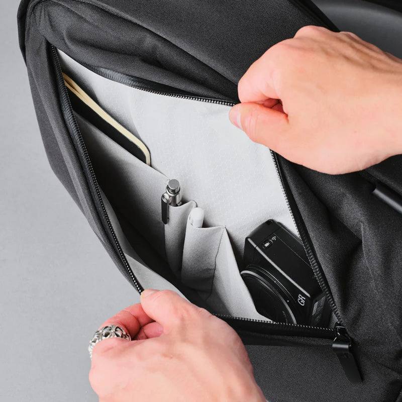 Metro Backpack 12L - Axoflux Black - Image 5