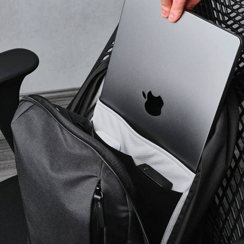 Metro Backpack 12L - Axoflux Black - Image 9