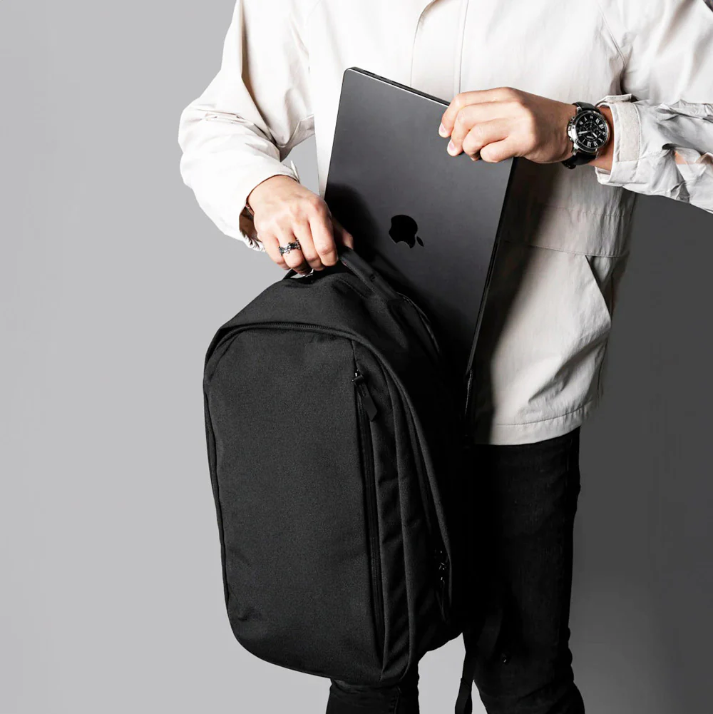 Metro Backpack Pro 24L - Axoflux Black