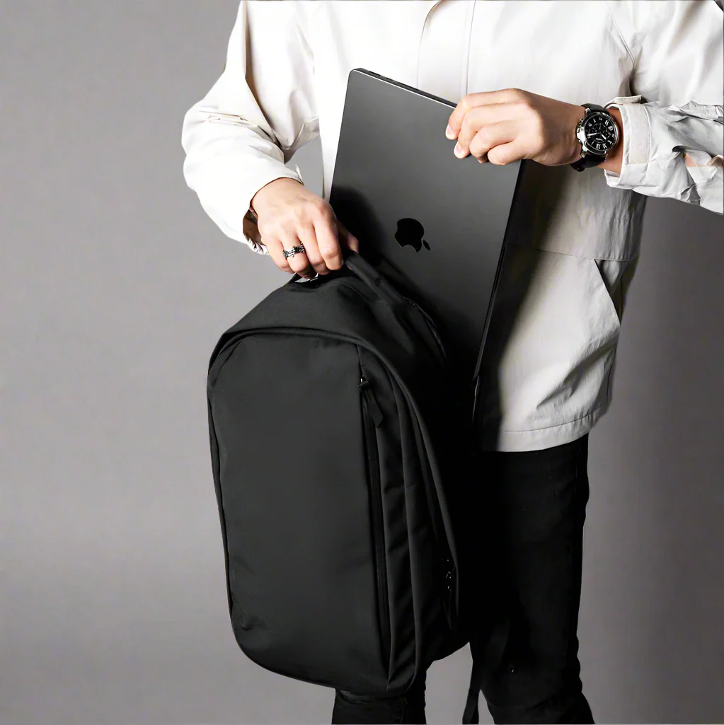 Metro Backpack Pro 24L - Axoflux Black - Image 16