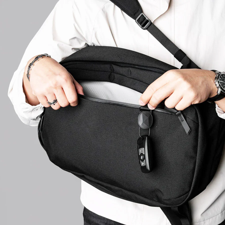 Metro Backpack Pro 24L - Axoflux Black - Image 4