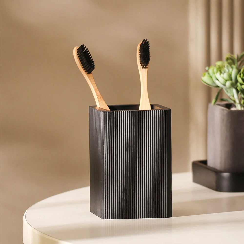 Midori Toothbrush Tumbler - Black - Image 3