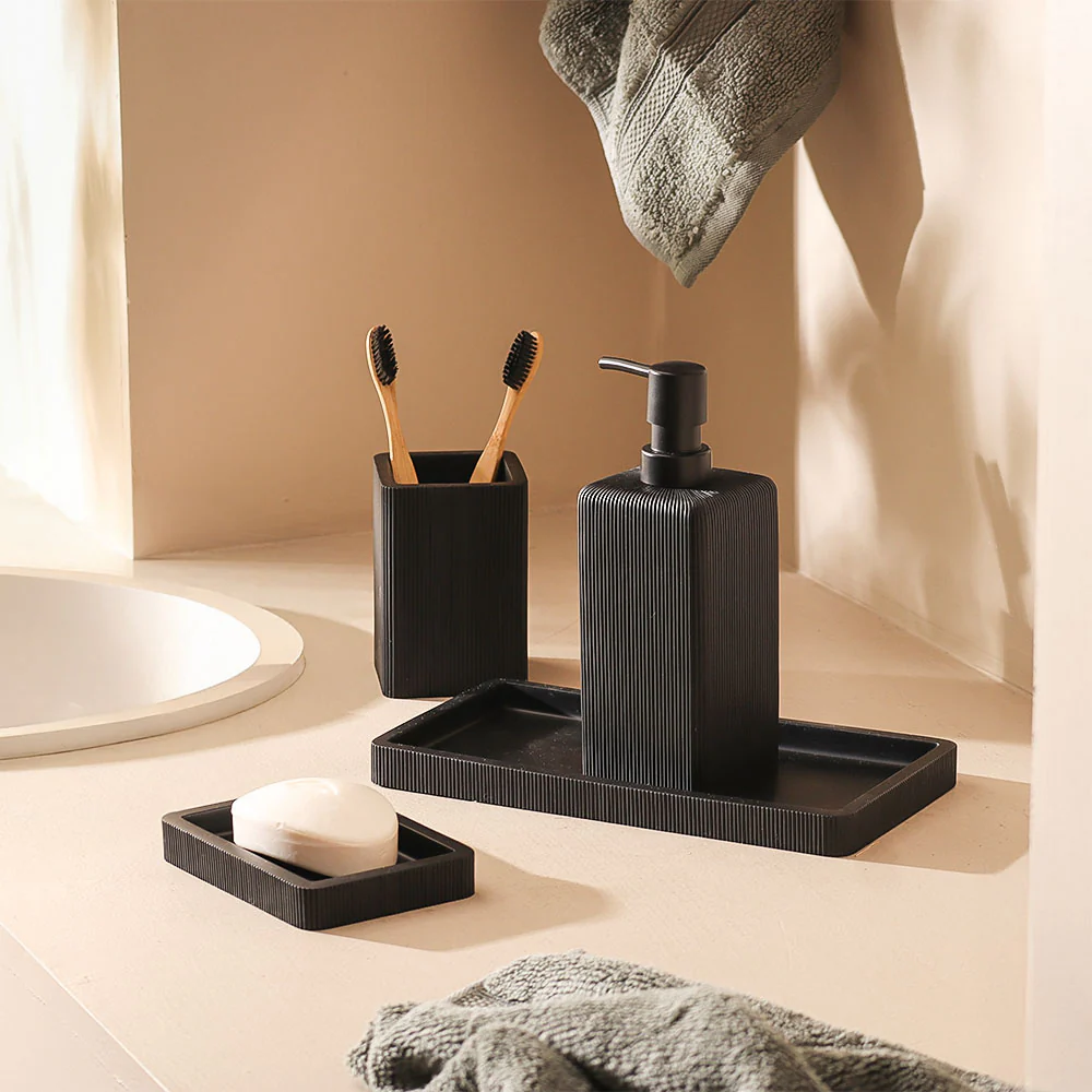 Midori Toothbrush Tumbler - Black - Image 4