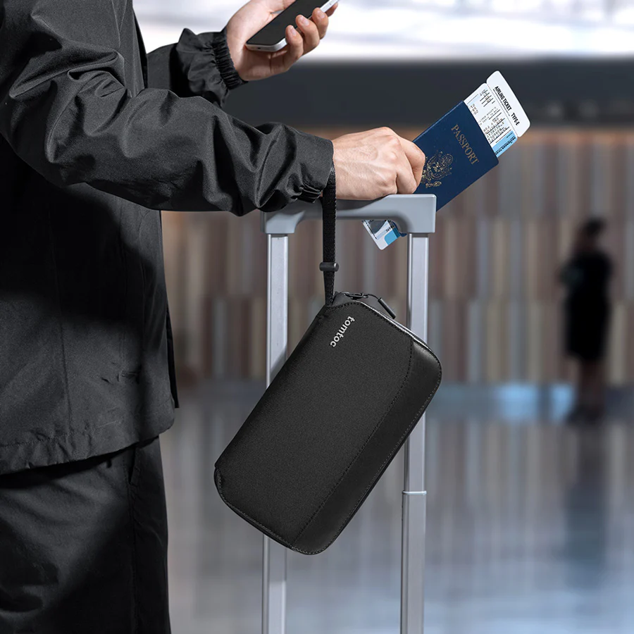 Navigator Passport Holder - Black - Image 4