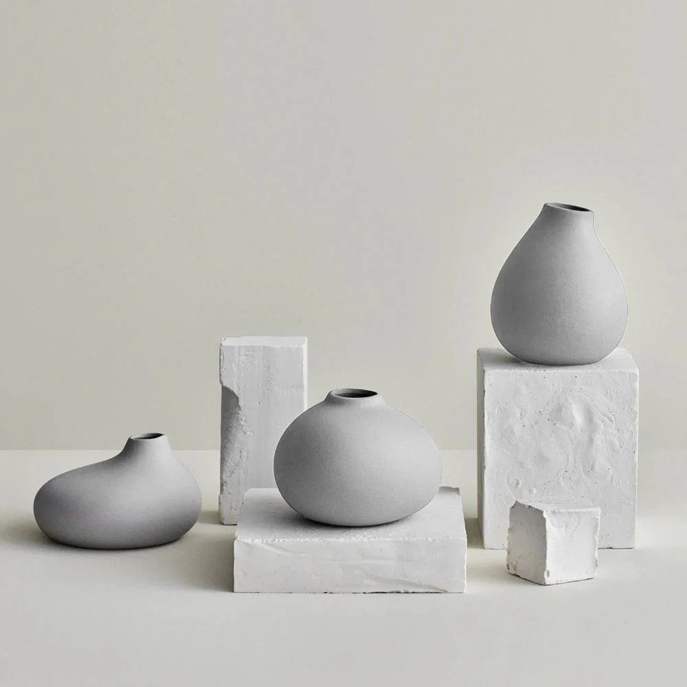 Nona Porcelain Mini Vases, Set of 3 - Micro Chip - Image 2