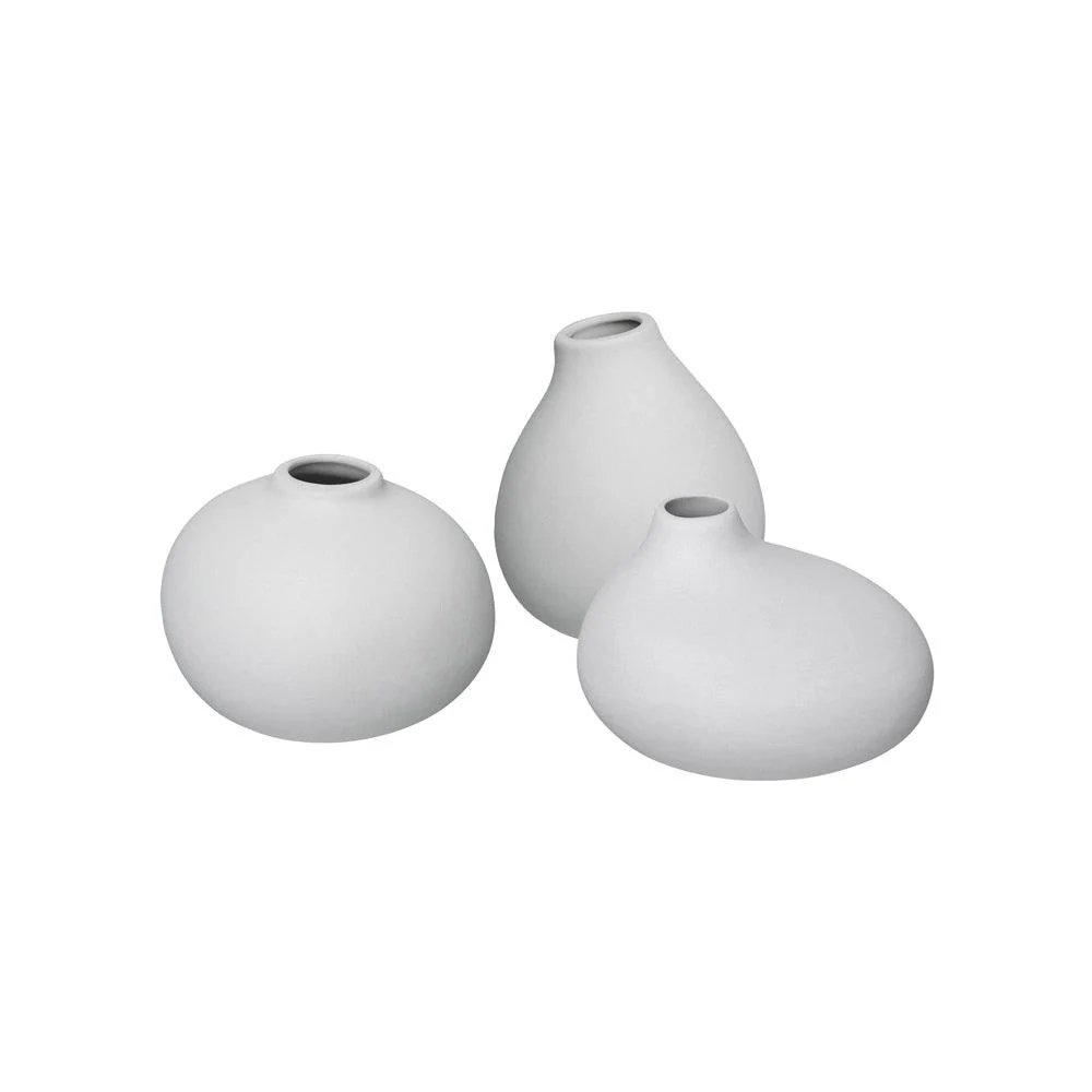 Nona Porcelain Mini Vases, Set of 3 - Micro Chip - Image 3