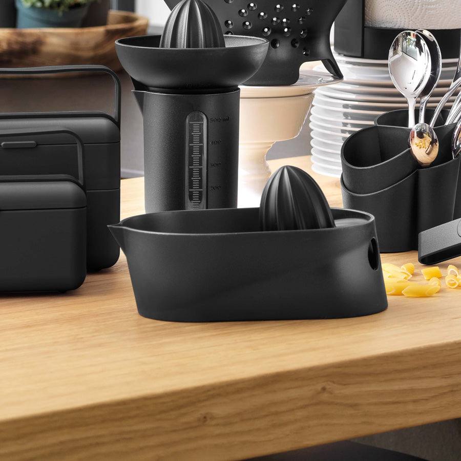 Oblo Citrus Juicer - Carbon Black - Image 5