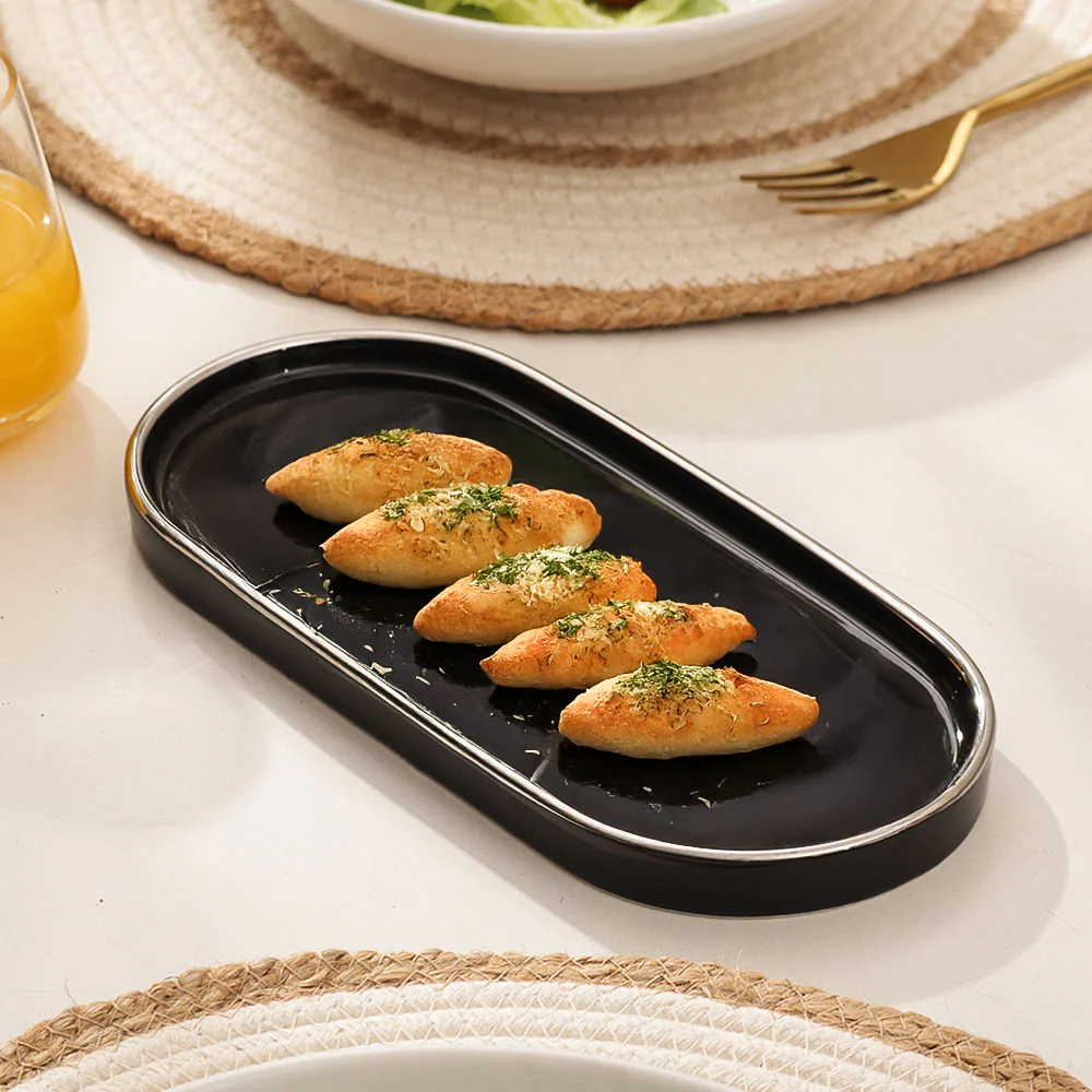 Onyx Oval Serving Platter Medium - Black - Image 4