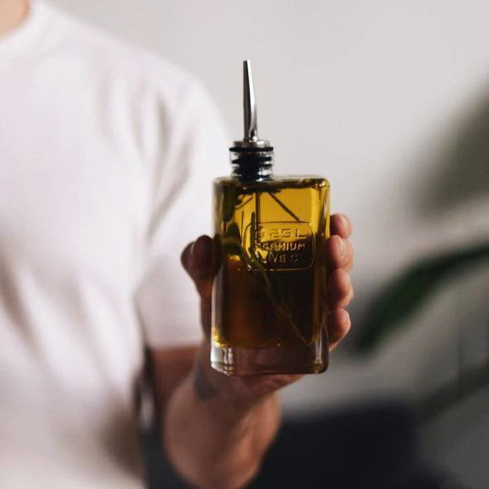 Optima Oil Bottle with Pourer - Image 5