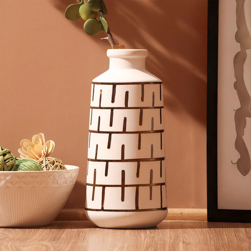 Orlo Ceramic Vase Large - White Gold - Image 4