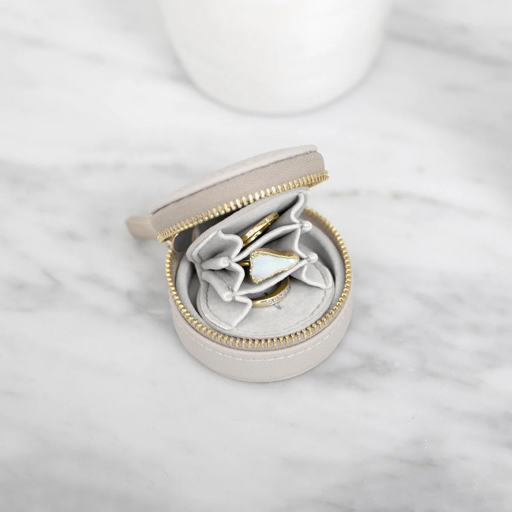 Oyster Travel Jewellery Box - Taupe - Image 3