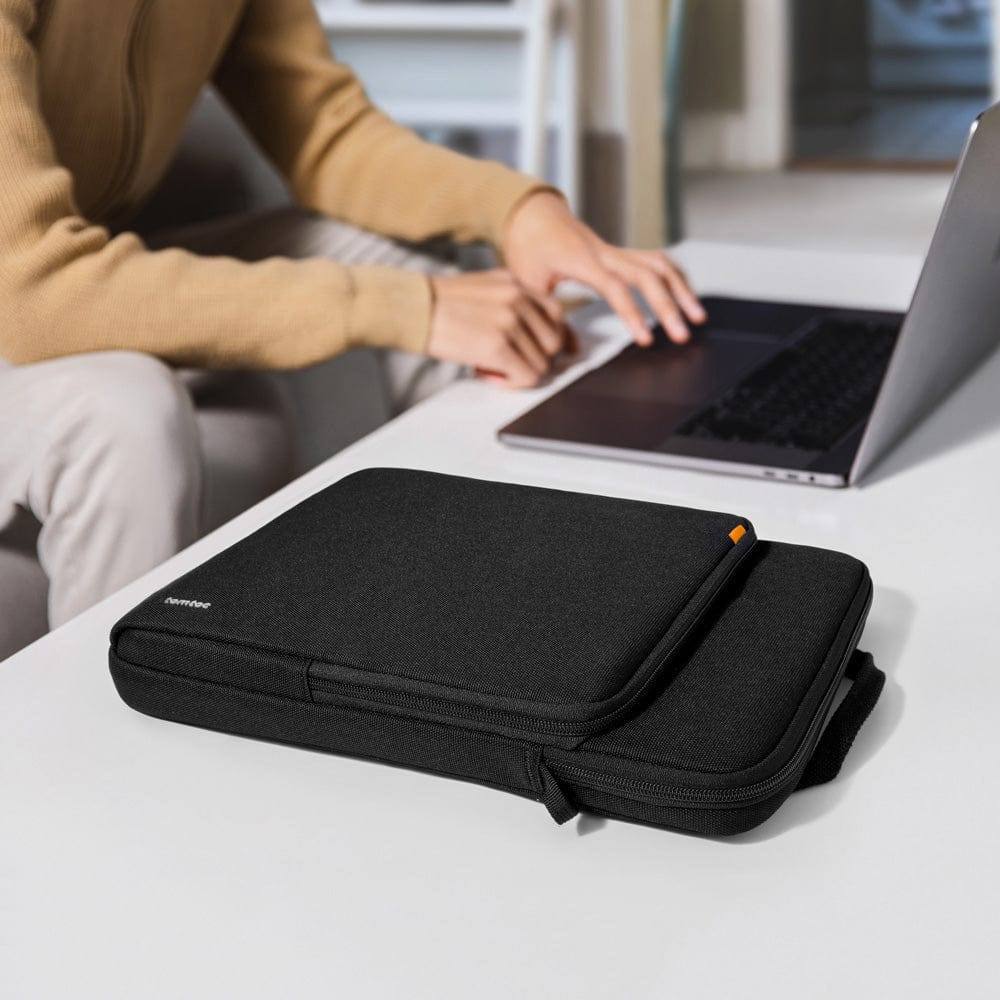 Performance 360 Shoulder Bag for Laptop - Black 13 to 14 Inch - Image 4