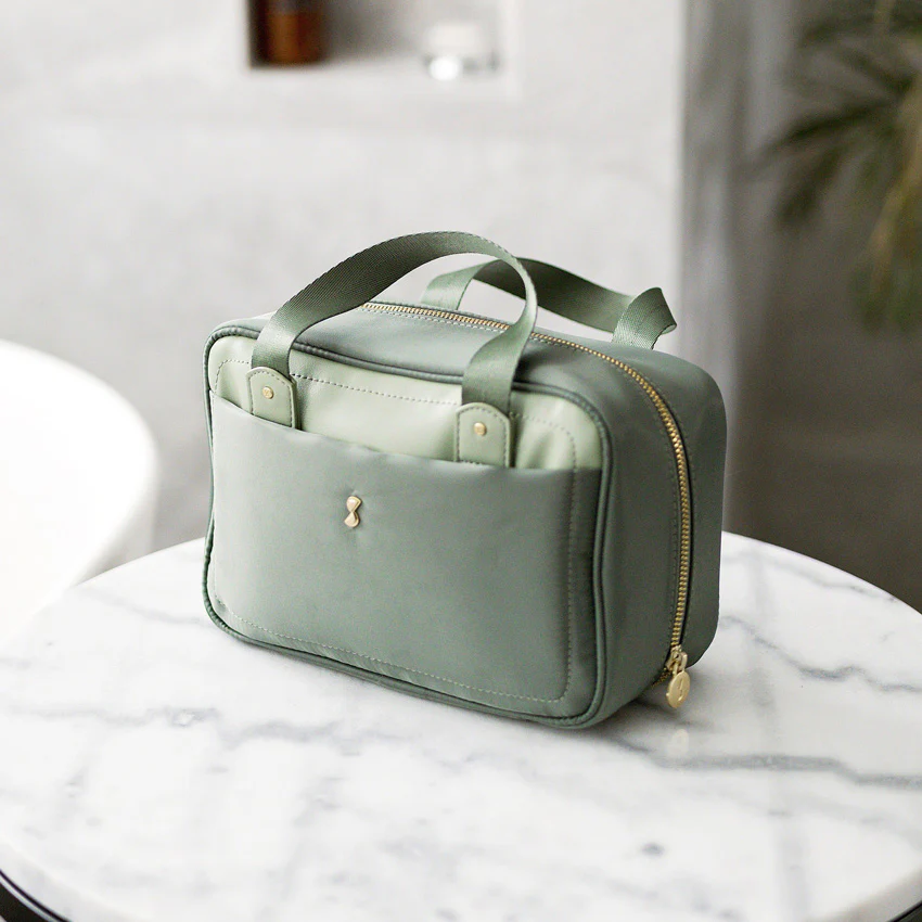 Recycled Nylon Hanging Wash Bag - Green - Image 7