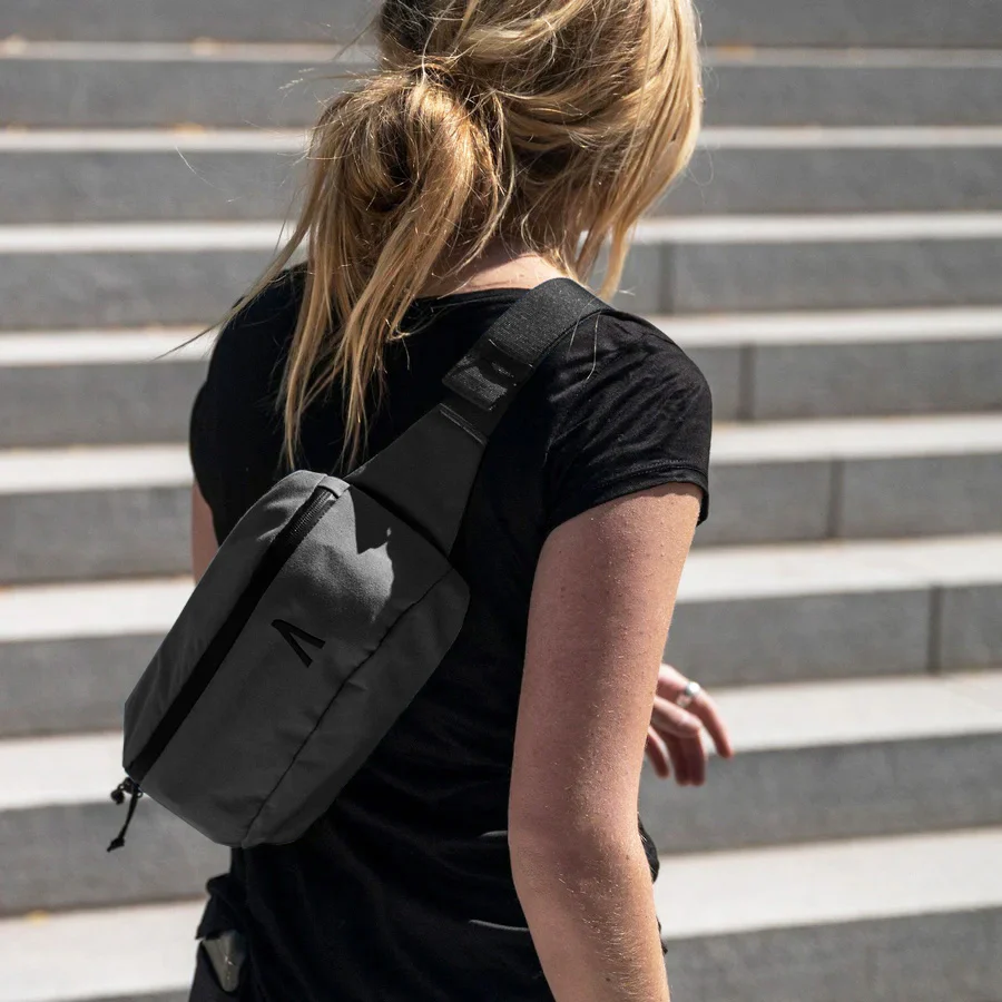 Rennen Sling Bag - Black - Image 2