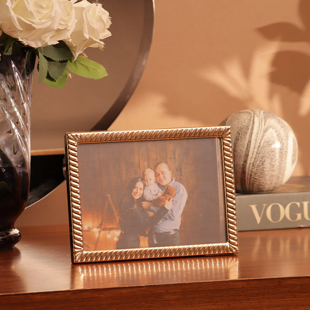 Ruffle Metal Photo Frame Large - Gold - Image 2