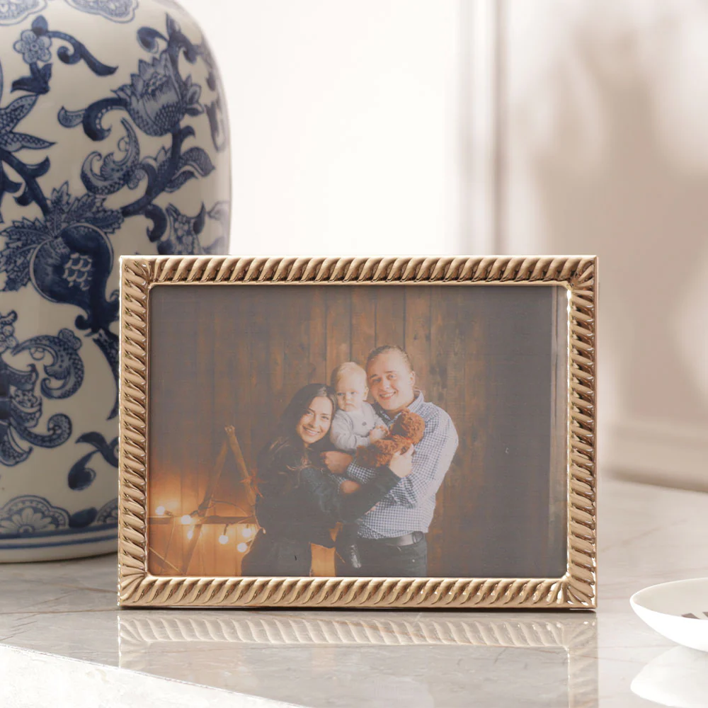 Ruffle Metal Photo Frame Large - Gold - Image 6