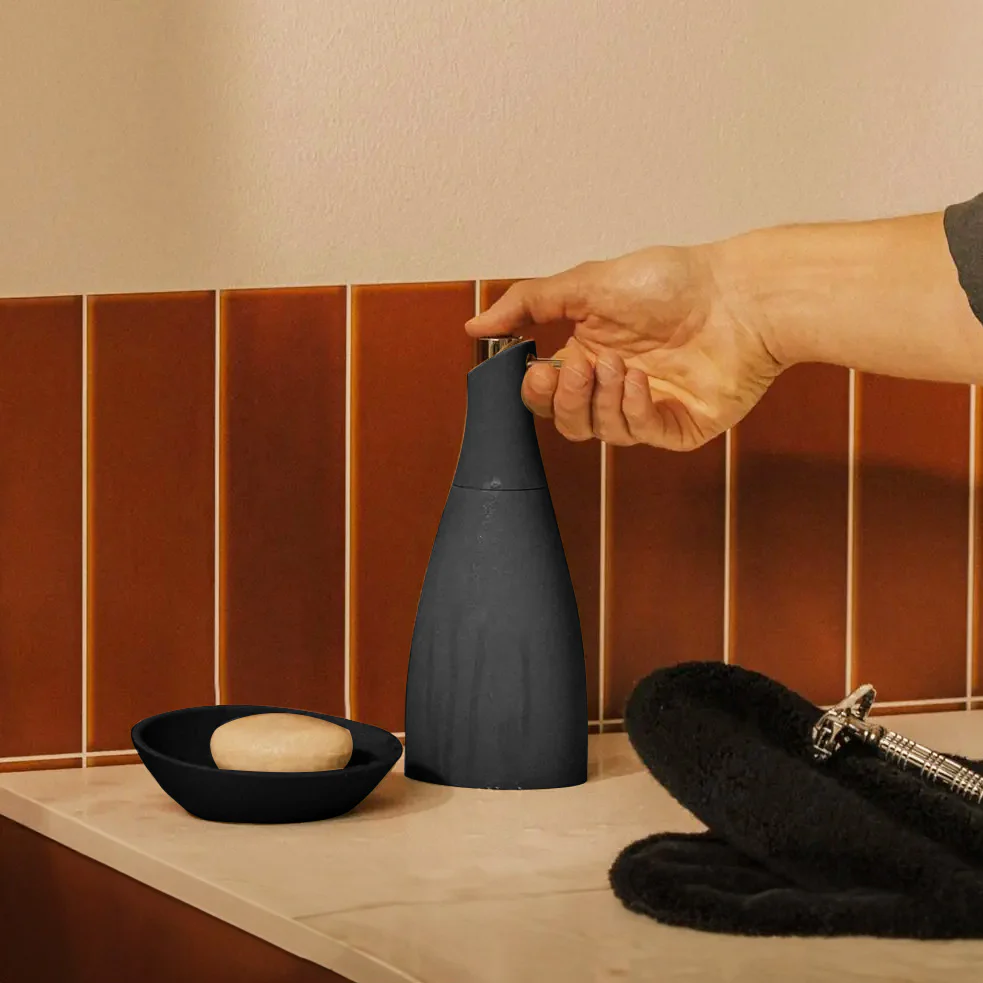 Saku Soap Dispenser - Black - Image 7
