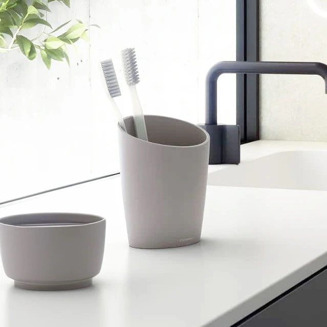 Saku Toothbrush Tumbler - Grey - Image 4