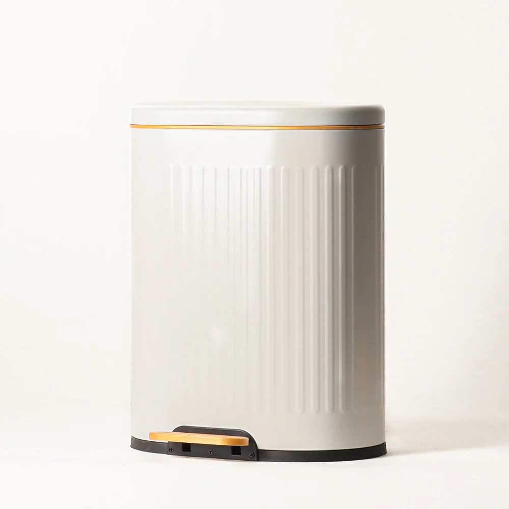 Ovate Pedal Bin 6L - White & Gold - Image 3