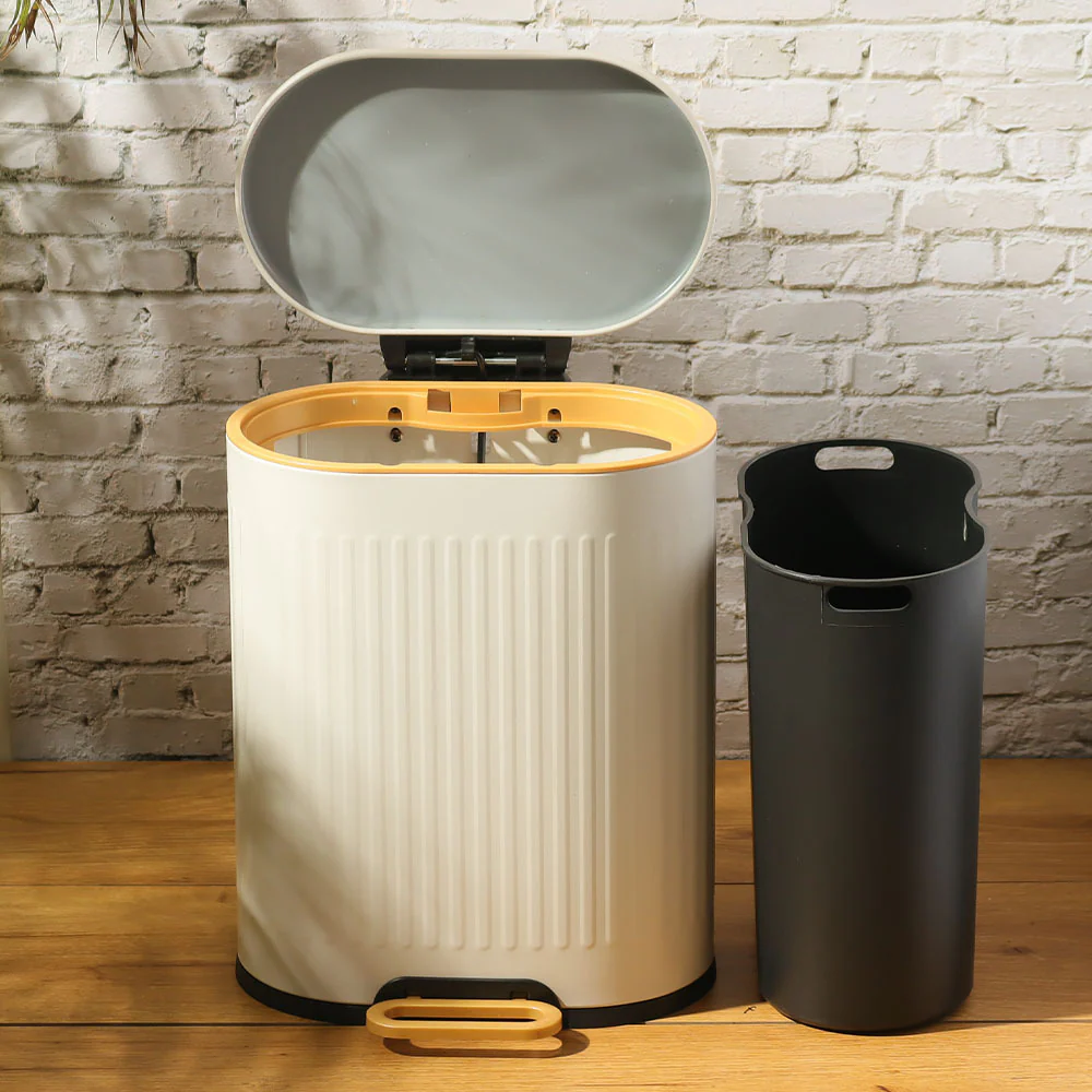 Ovate Pedal Bin 6L - White & Gold - Image 4