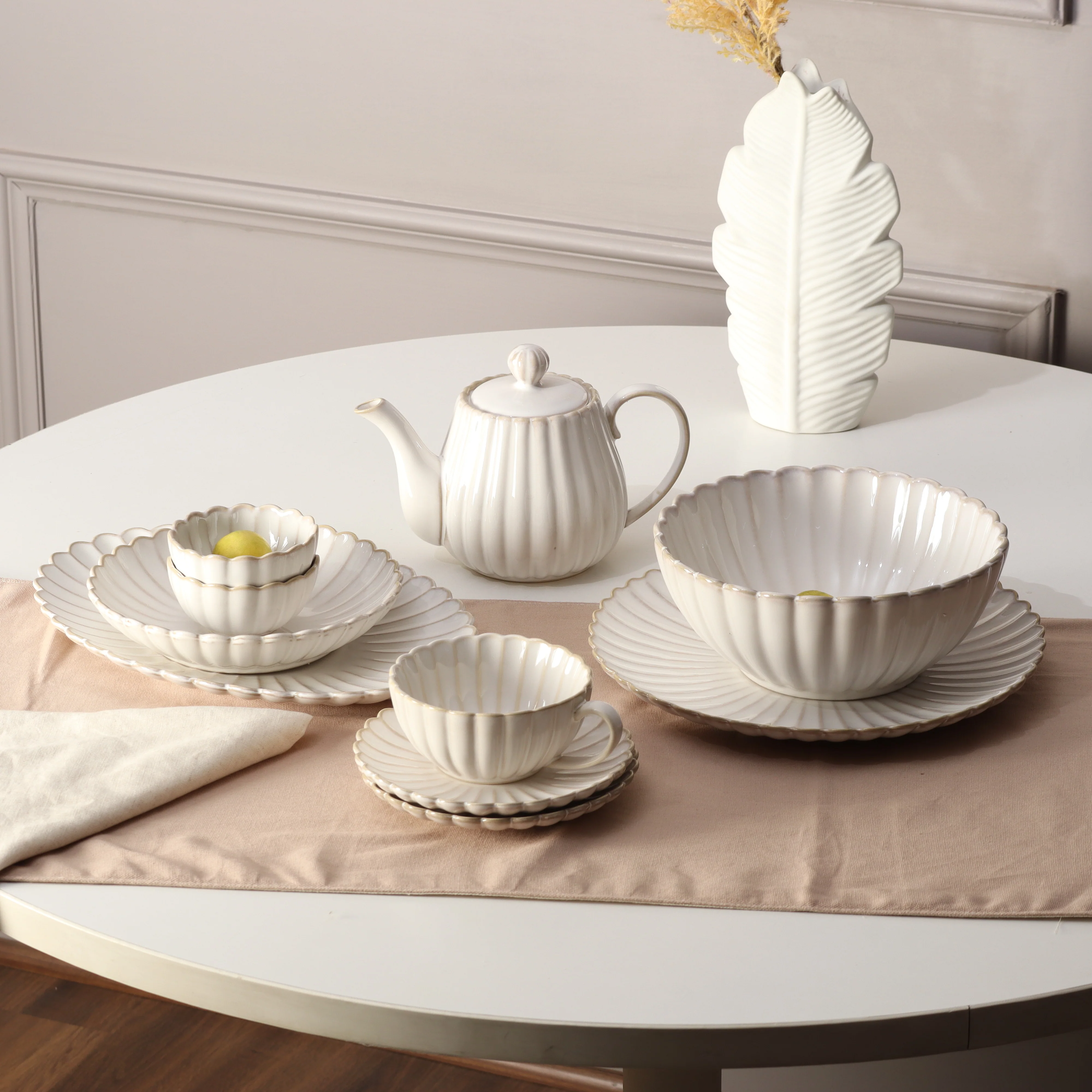 Scallop Dessert Plate - Ivory - Image 5