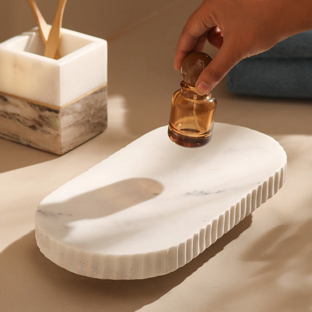 Soli Marble Elevated Tray Medium - White - Image 6