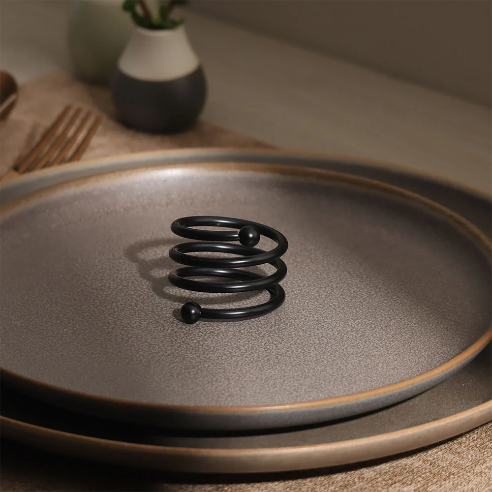 Swirl Metal Napkin Rings, Set of 6 - Black - Image 4