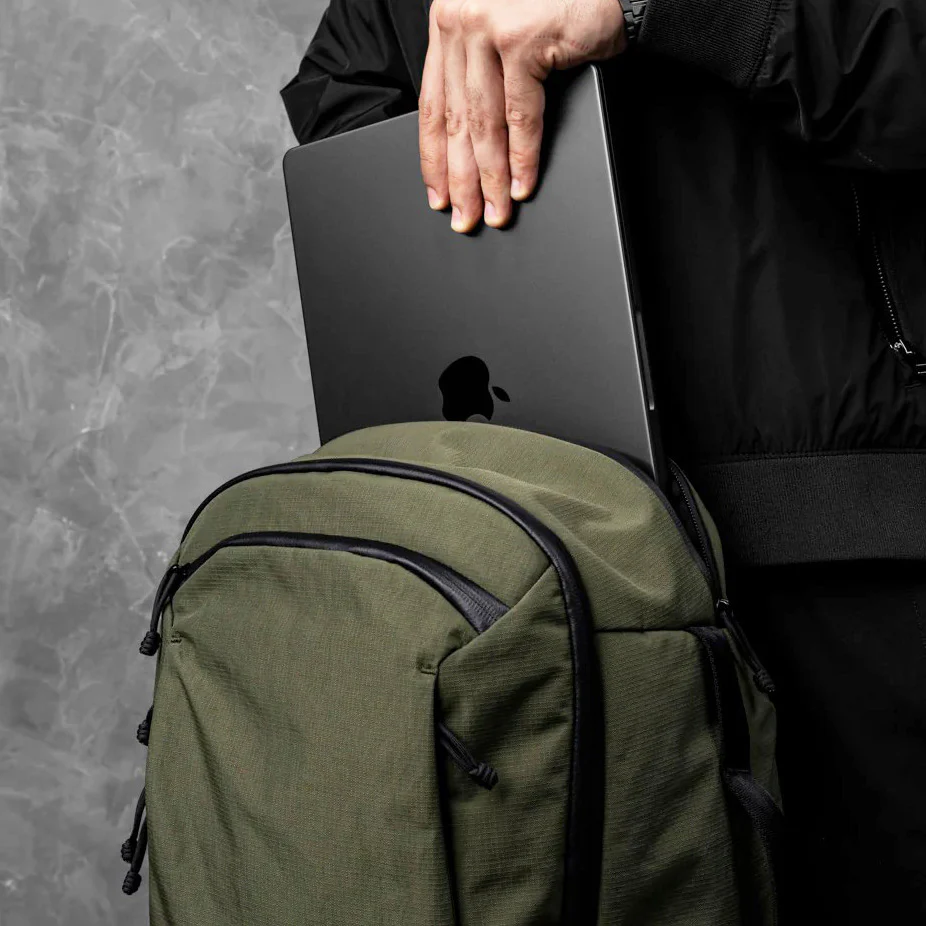 Traverse Backpack 30L - Axoflux Green - Image 16