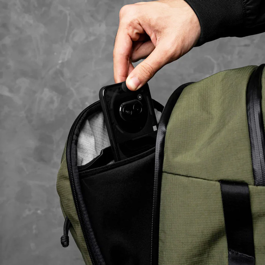 Traverse Backpack 30L - Axoflux Green - Image 17