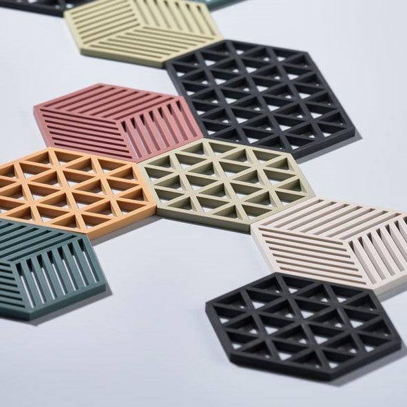 Triangles Trivet - Black - Image 4