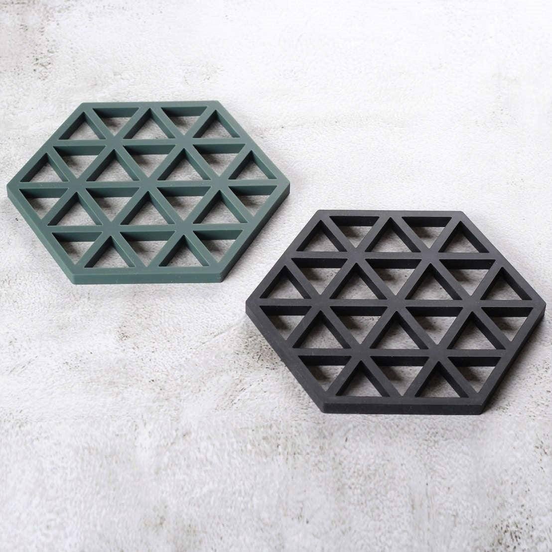 Triangles Trivet - Black - Image 8
