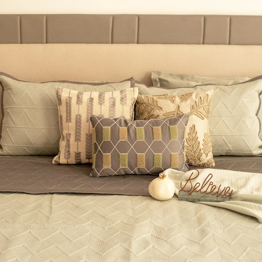 Trigon Cotton Reversible Bedspread - Dark Grey & Sage Green - Image 4
