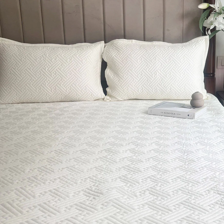 Triumph Cotton Reversible Bedspread - Ivory - Image 3