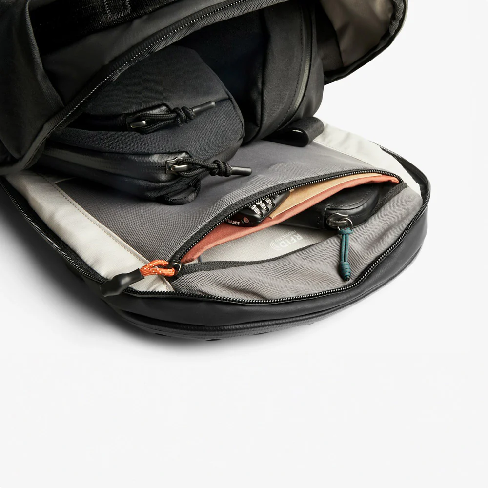 Venture Travel Pack 26L - Jet Black - Image 8