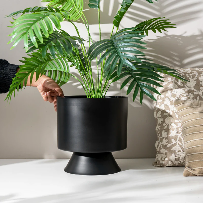 Vera Round Metal Planter Medium - Black - Image 4